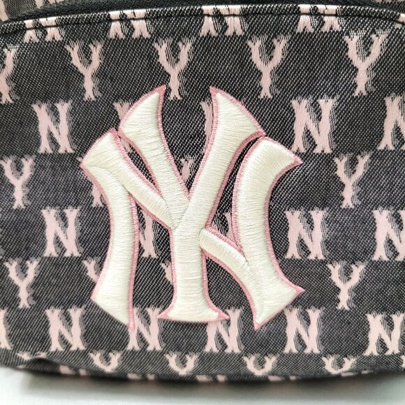 Share MLB Korea New York Yankees Monogram Jacquard Mini Backpack Black/Pink main image 16